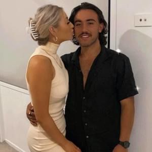 Meet your Posher, Chloe